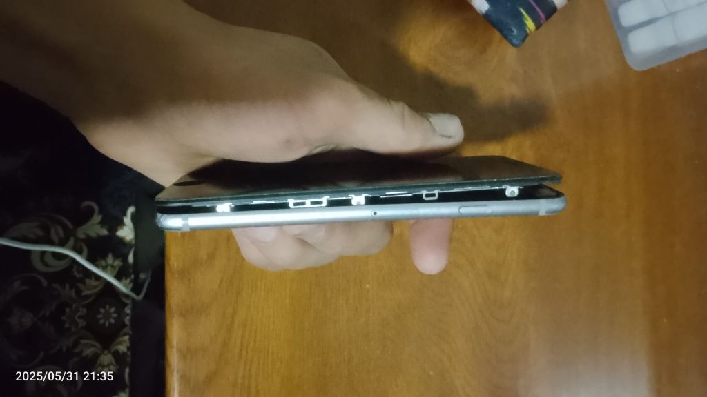 Ayfon6 s smartfon holati yaxshi narxi 250 000 sum