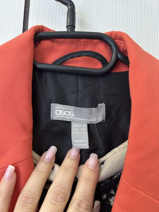 Розов блейзер Asos.