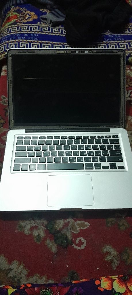 Mac Book Promaks sotiladi