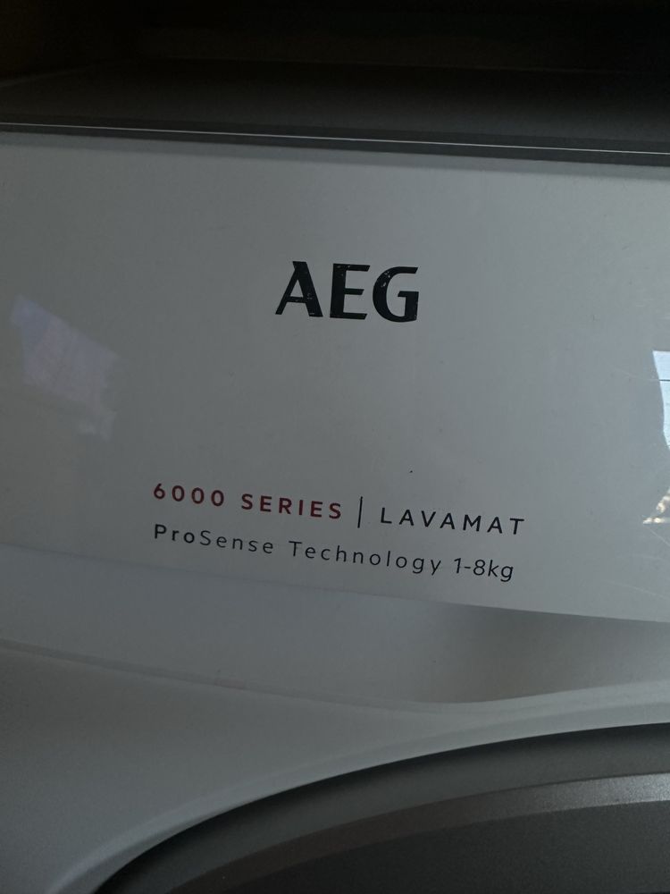 Продавам пералня AEG