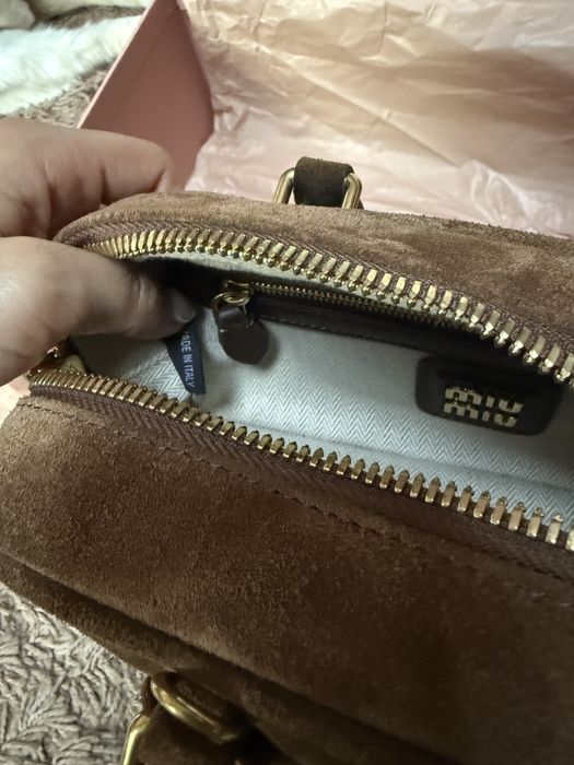 Велурена чанта Miu Miu