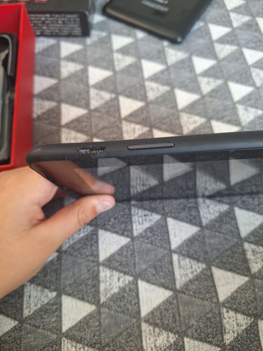 Продавам таблет без копче за включване