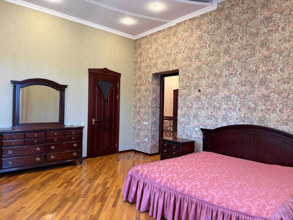 ПРОДАЕТСЯ ДОМ на центр Луначарского Соток: 7.7 800кв