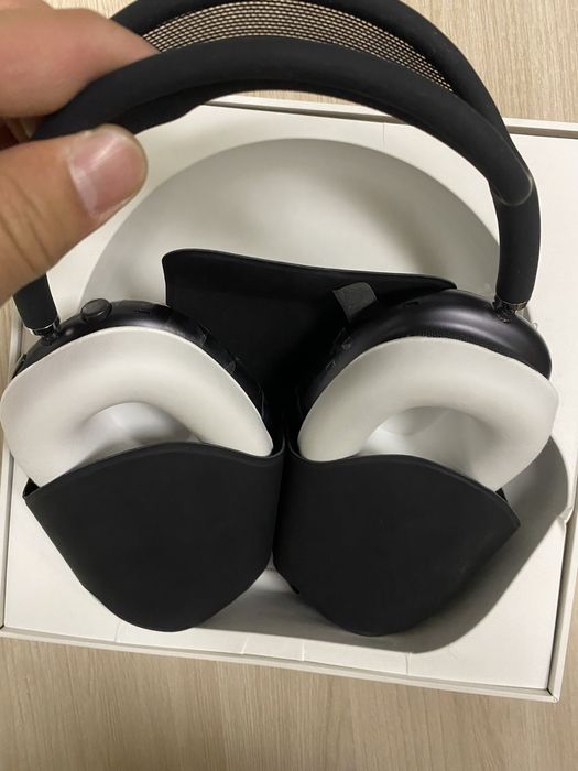 AirPods Max