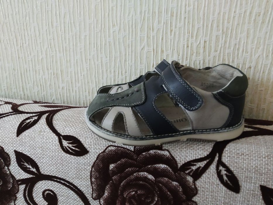 Продам детские сандалики