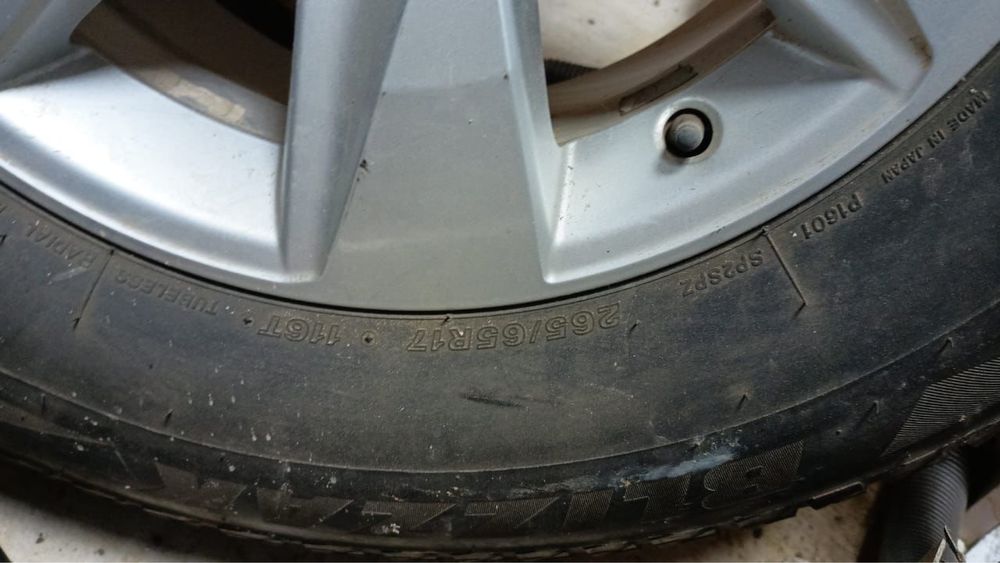 Продам зимнию резину на дисках от тойоты прадо 2025 года