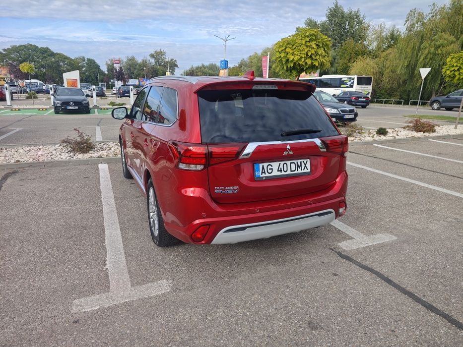 Mitsubishi MY20 Outlander  Plug-In Hybrid Instyle S05