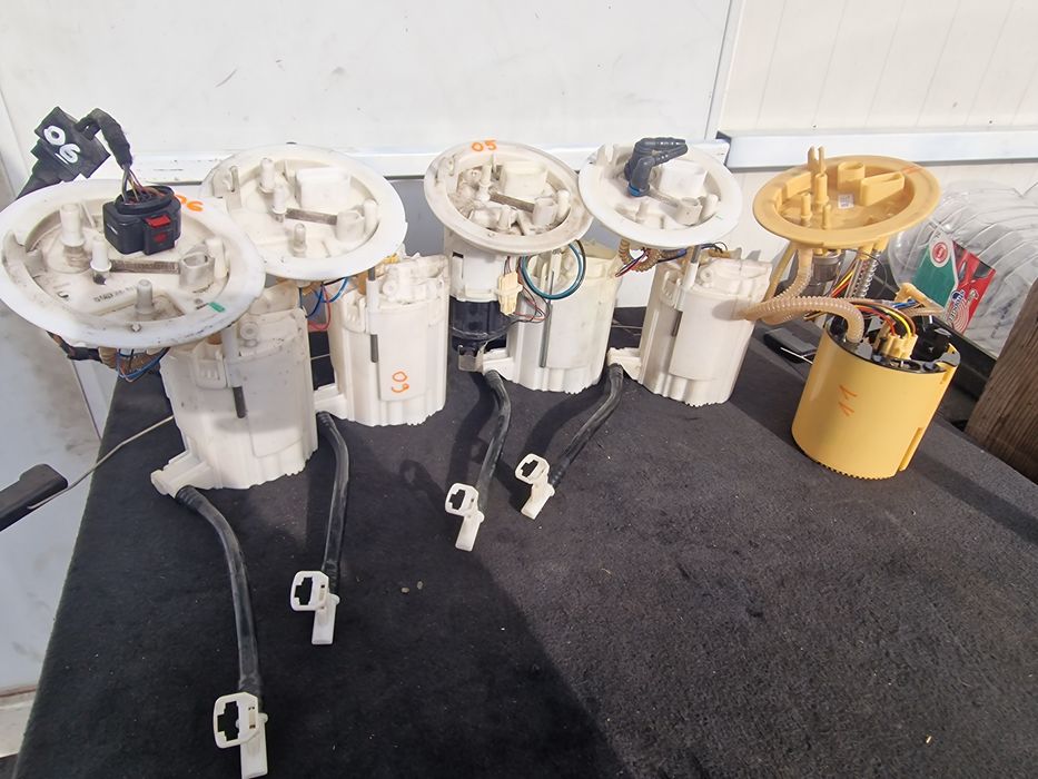 Pompa motorina, banzina, suport filtru aer, debimetru Audi A4 B8