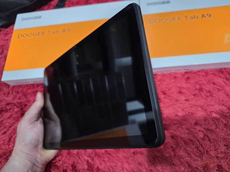 -Doogee Tab A9, Nou, 64Gb, 3Ram+9 extins, Negru, 0 cicluri incarcare,
