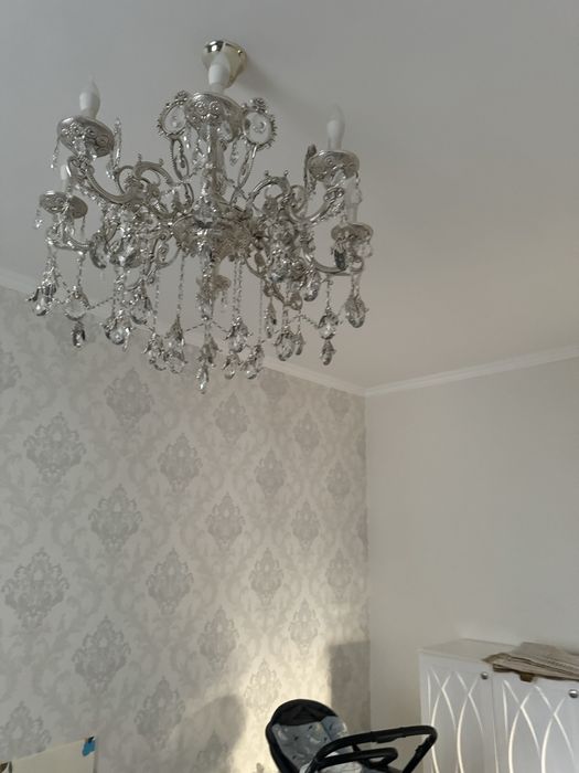 Люстра очень красивая Б/у отдам за пол цены