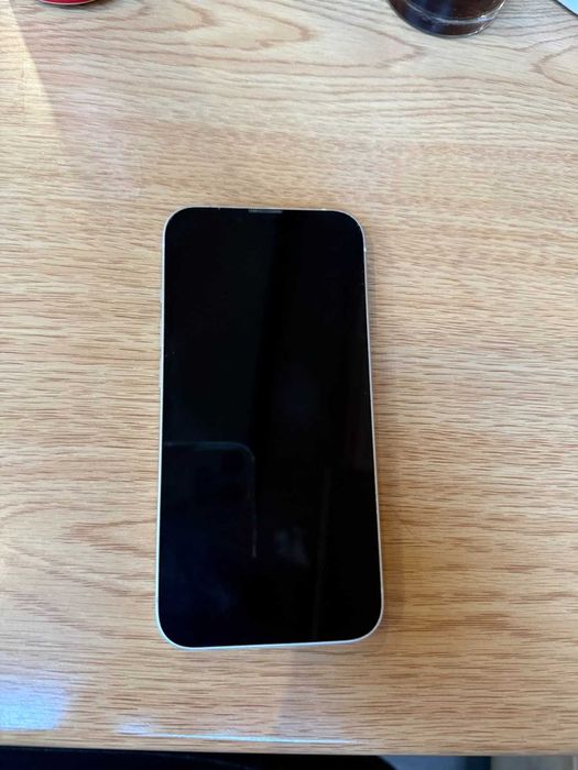 телефон iPhone 13