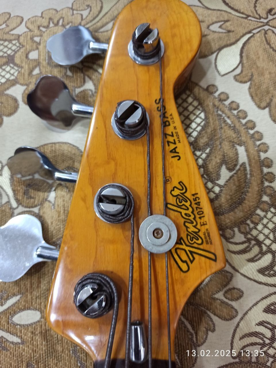 Бас гитара-Fender