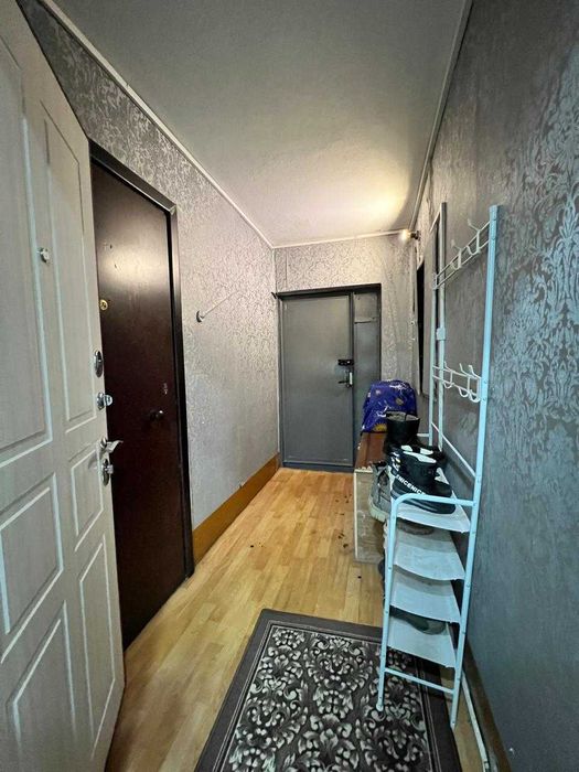 Продам 3 комн. кв., в 19-м мкрн.