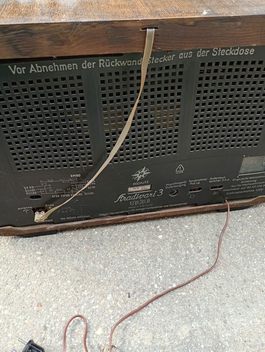 Vând radio pe lămpi