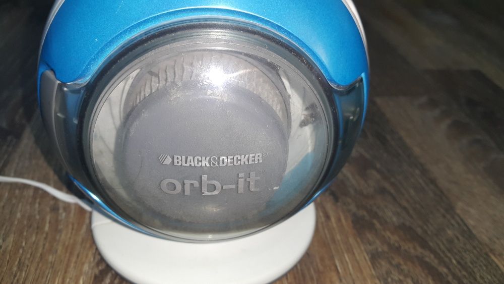 Aspirator portabil Black and Decker Orb it