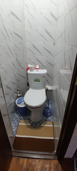 Срочно сдаётся 3х ком квартира в чирчике 3 мкн 4 этаж в доль дороги