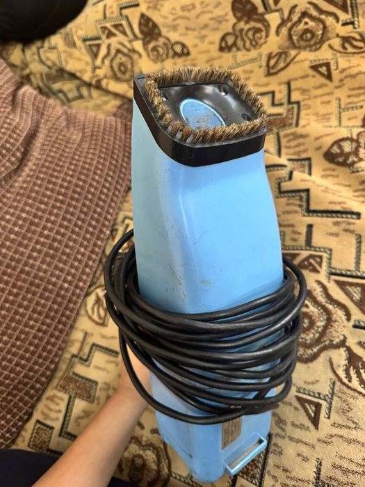 Продам авто пылесос рабочий