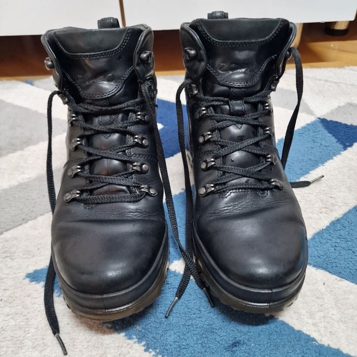 Vând bocanci înalt piele