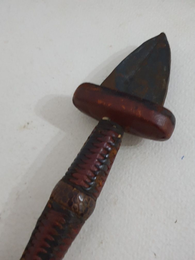 Pumnal vintage african