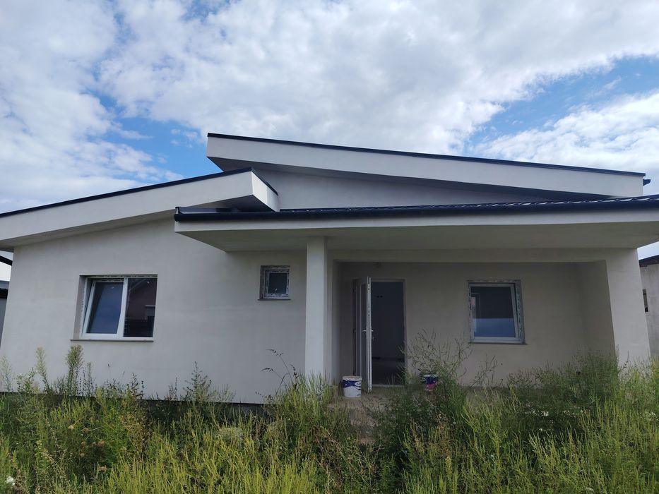 Vând casă nouă în Oșorhei