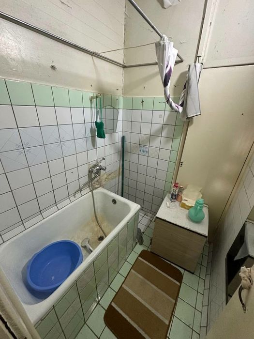 Продажа 1 комнатная Спутник 15 42м² балкон 1.5х6