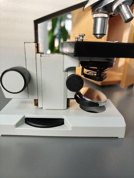 Лабораторен микроскоп ЛОМО Биолам