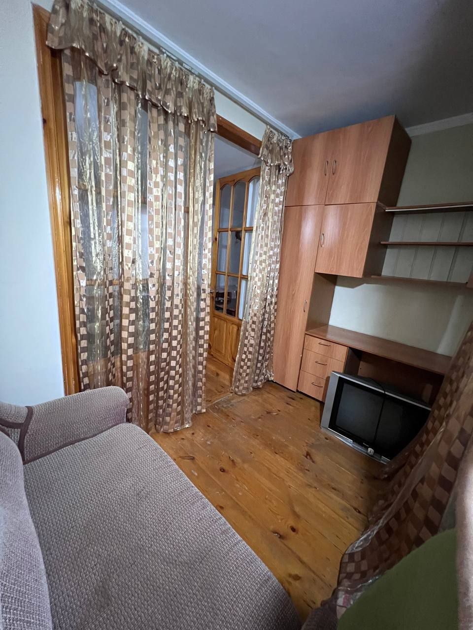 Аренда Новомосковская 2в3/2/4. 400$