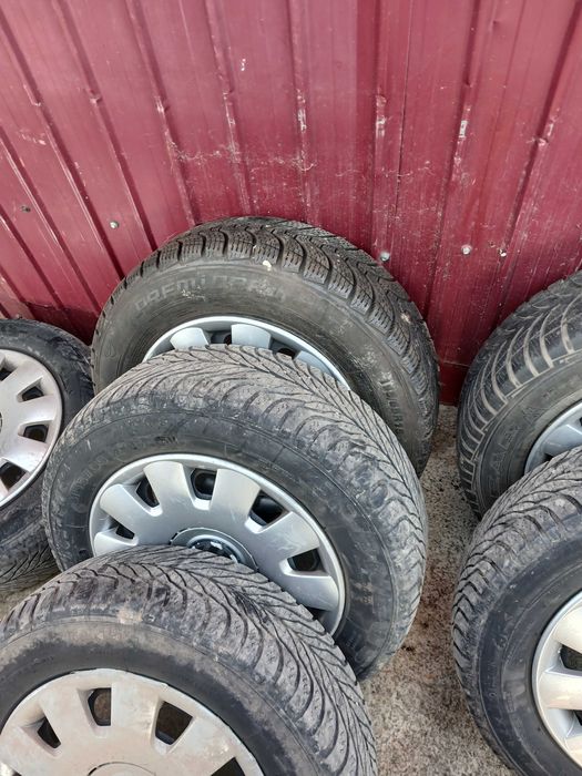 Vând cauciucuri 195/65/15