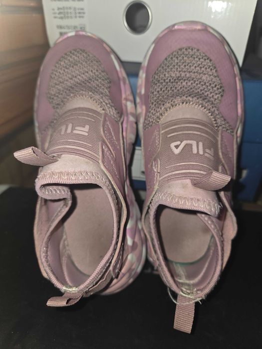 Fila момиче маратонки