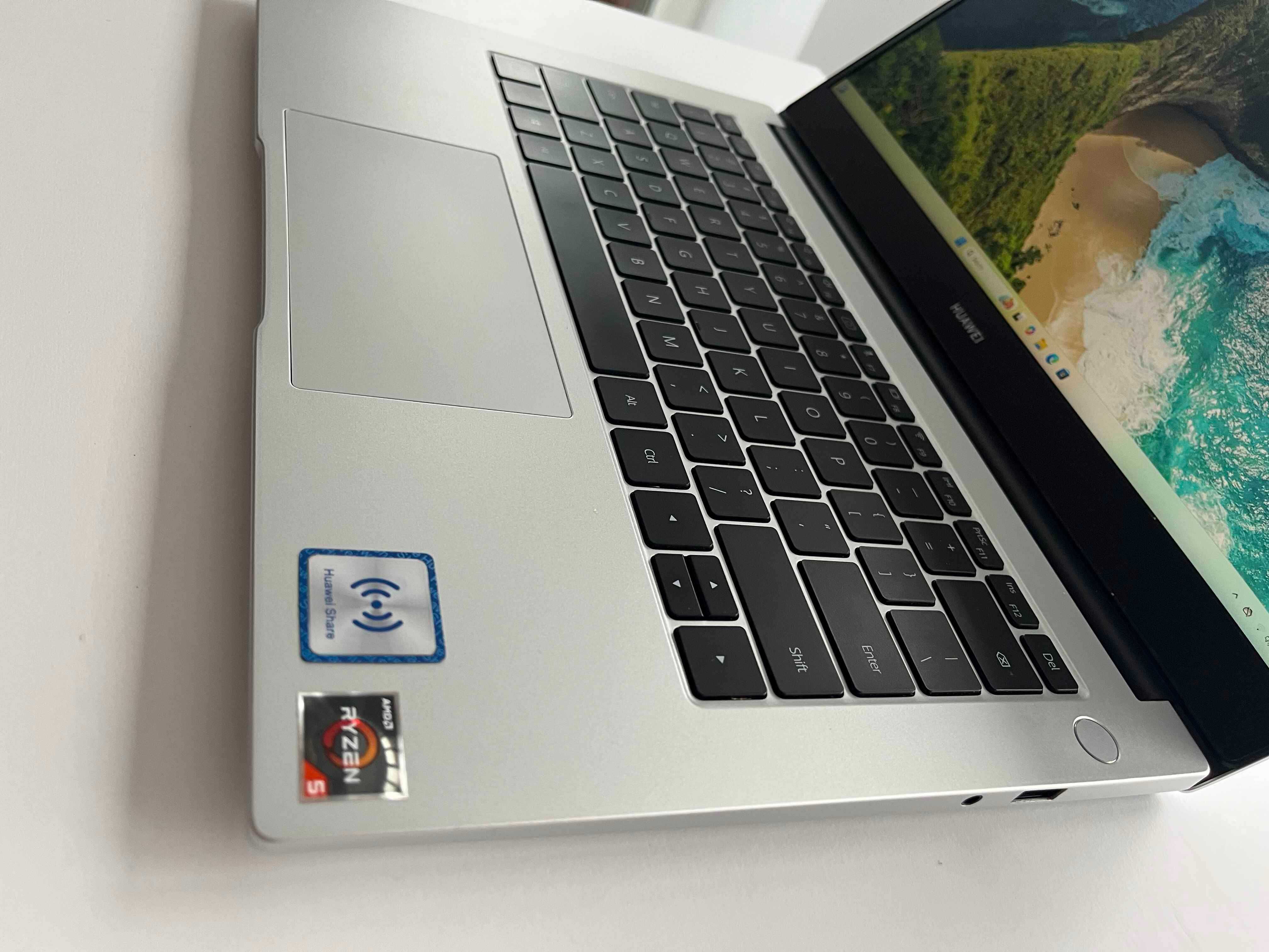 Laptop Huawei MateBook D14