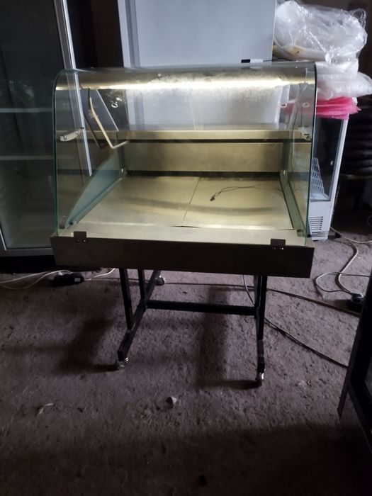 Мобилна хладилна витрина