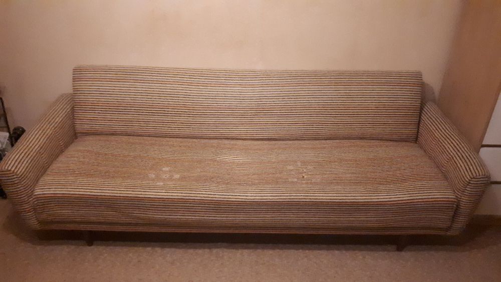Подарявам ретро диван