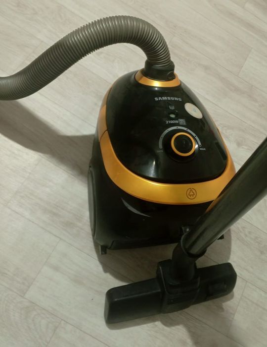 Пылесос Samsung.