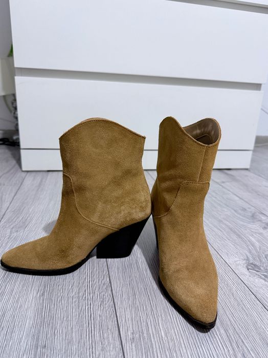 Botine piele intoarsa
