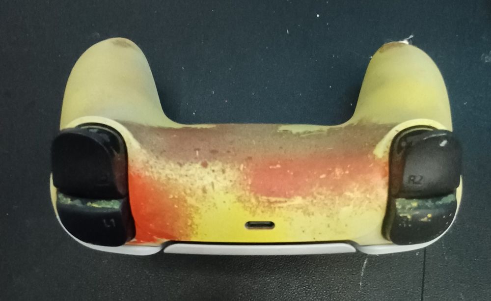 Оригиналният джойстик за PS5 e Sony DualSense Wireless Controller