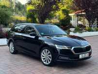 Skoda Octavia IV E-Hybrid 204 Cp Faruri Matrix Alcantara Apple Android