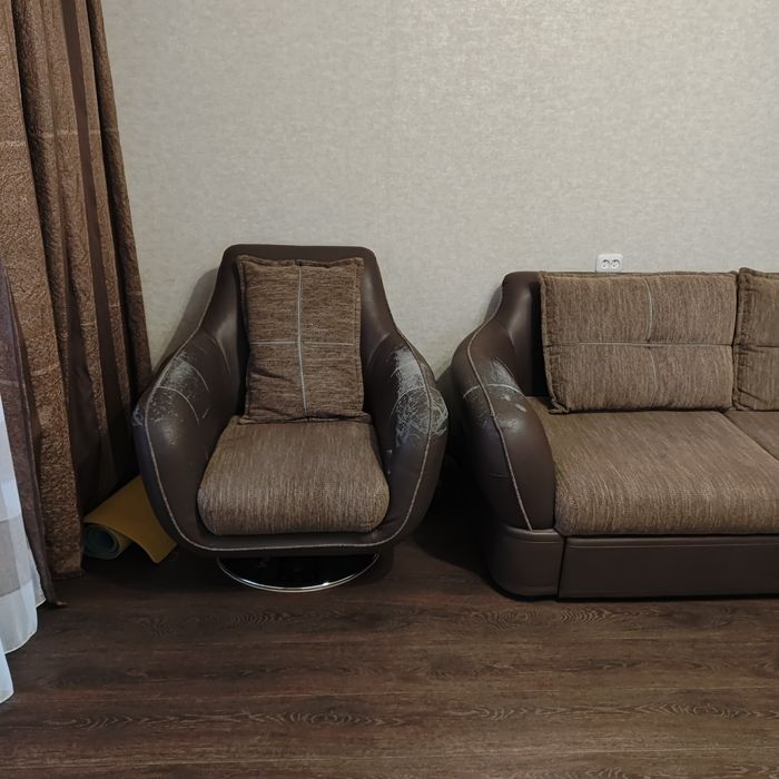 Продаю диван+ кресло