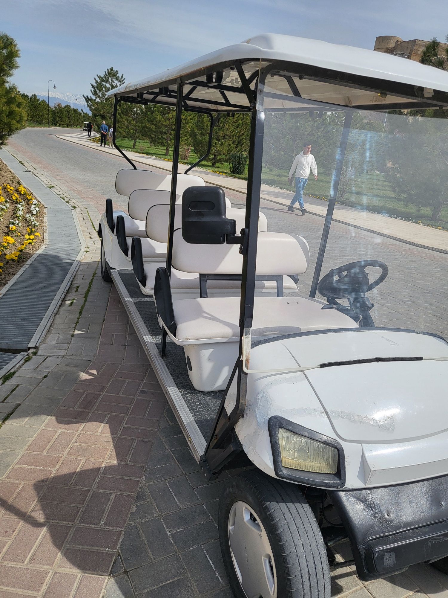 Golf car sotiladi