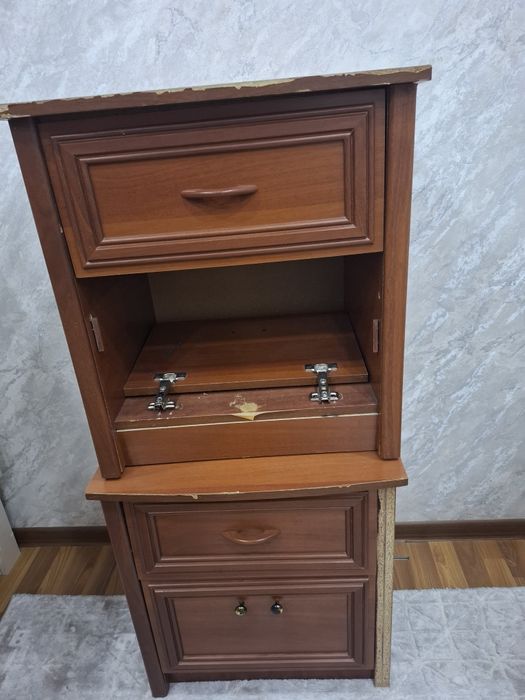 Тумбочки б.у бесплатно