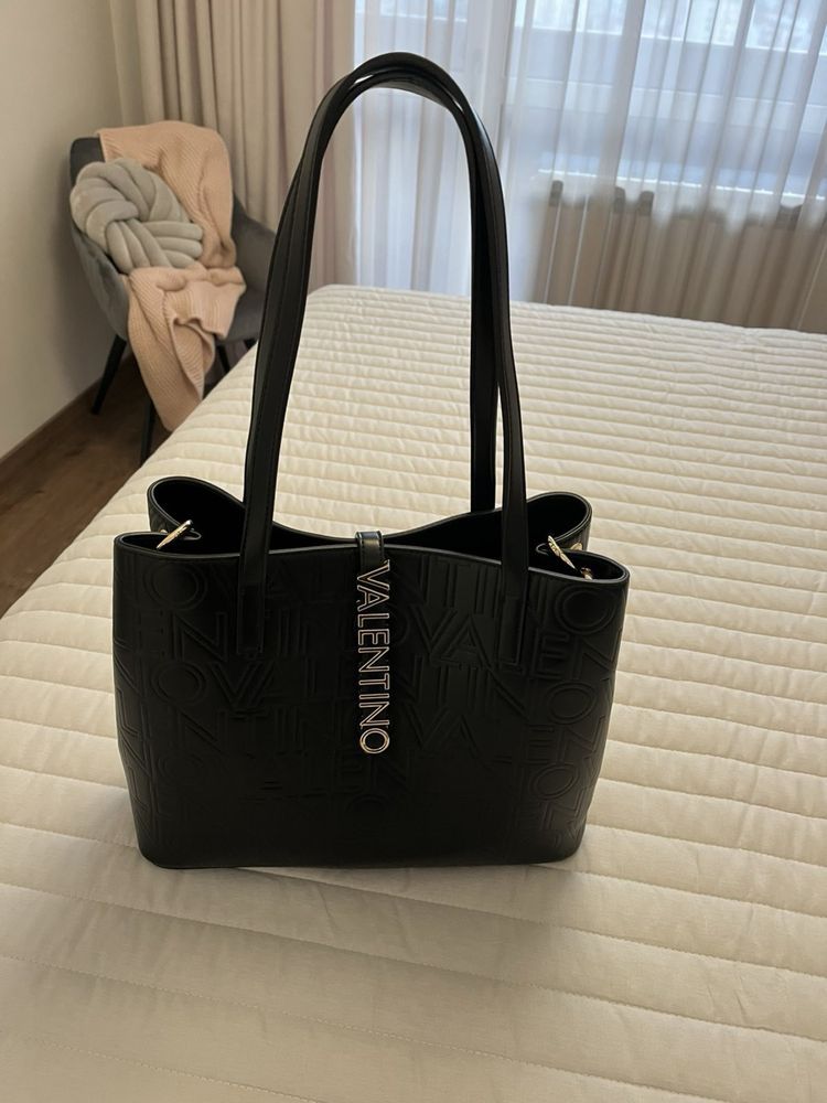 Чисто нова чанта Valentino