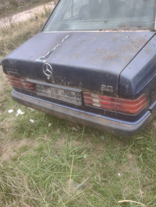 Мерцедес 190 D на части