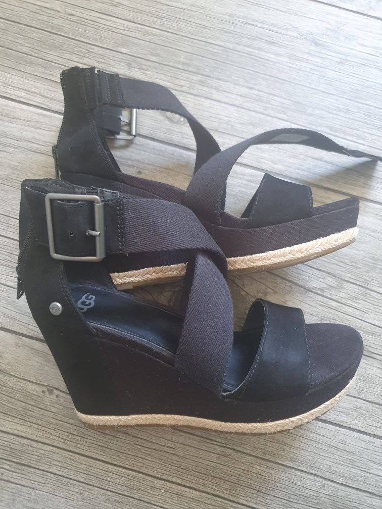 Sandale  UGG platforma