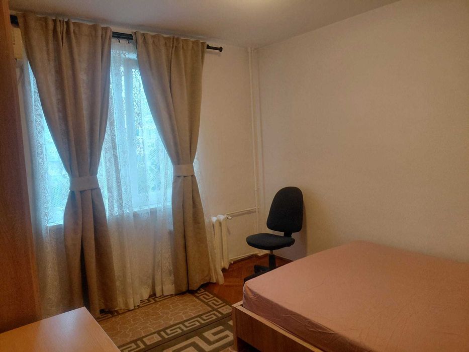 Caut colega - camera de inchiriat in apartament 4 camere