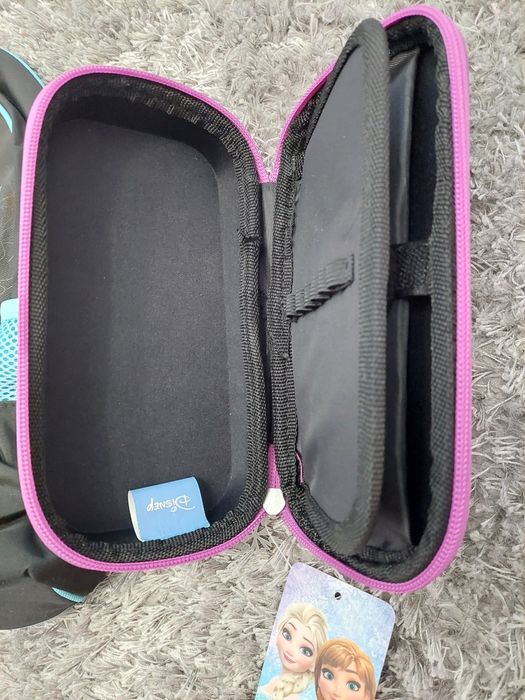 Ghiozdan + penar Frozen (Elsa si Ana)