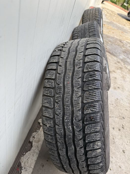 Vand set jante aliaj dacia 4x100 r 16 plus cauciucuri de iarna