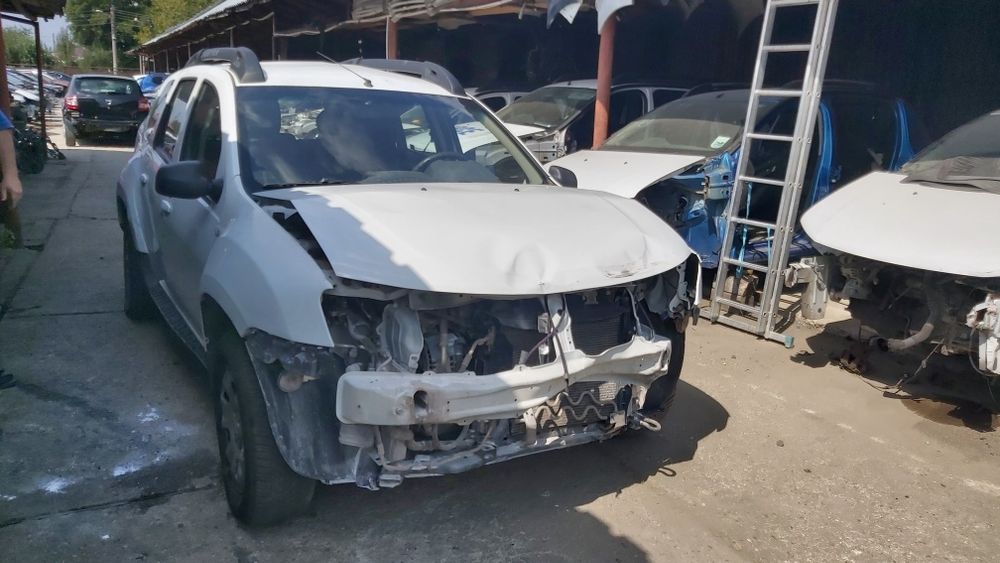 Dezmembrez Dacia Duster 2016 Romania 1,6 16 V 4x4 4WD full