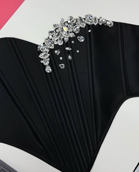 Corset Accesorizat Manual