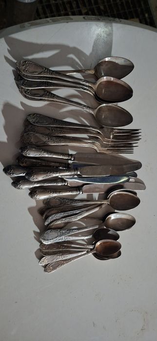 Vand set de 30 bucăți tacâmuri argint