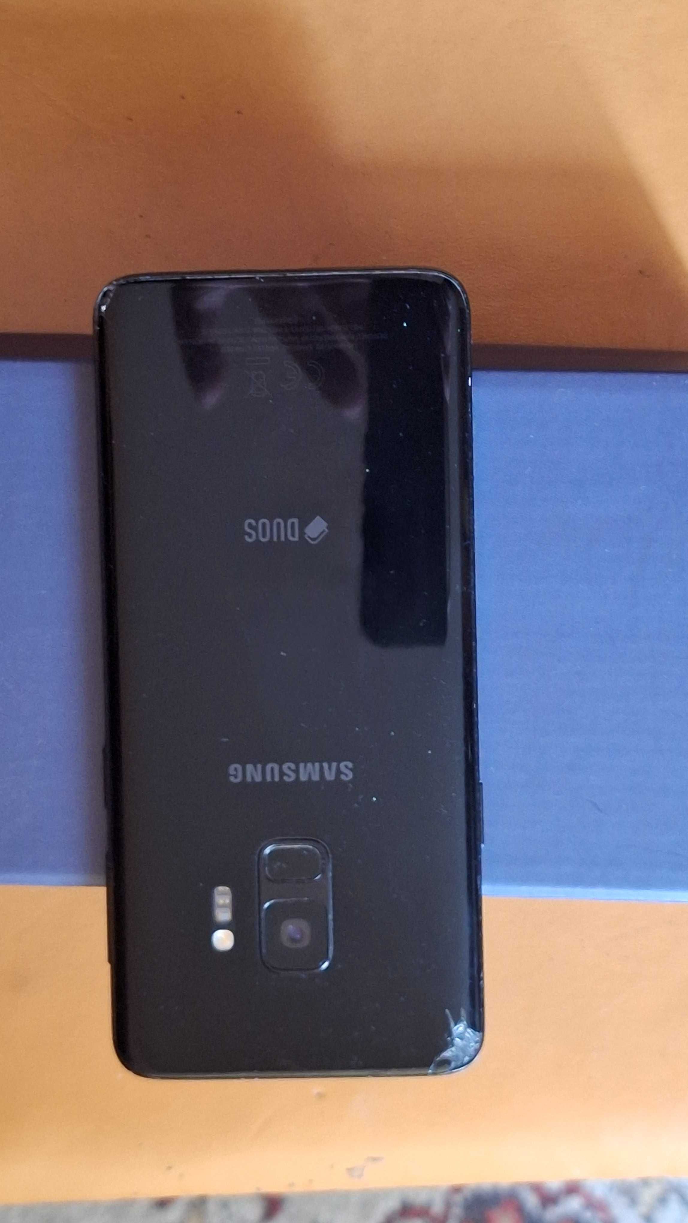 Samsung s9 in stare bună 8/10 ,funcționează 10/10,cu cutie originală