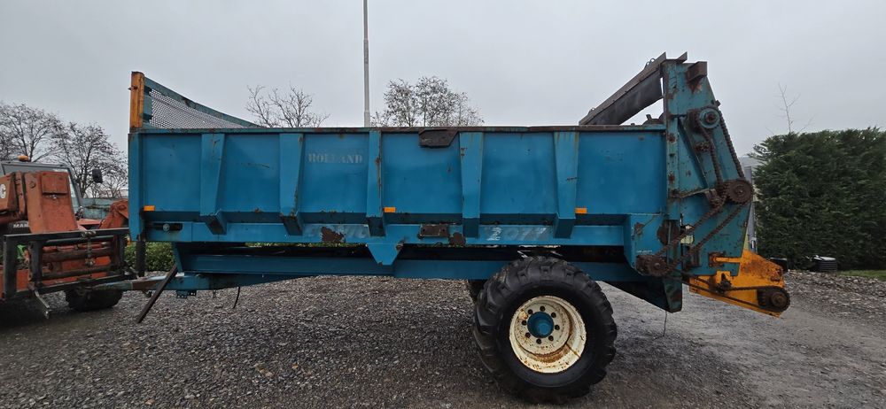 Remorca de gunoi Rolland 7 tone incarcare gunoi de pasare porci vaci